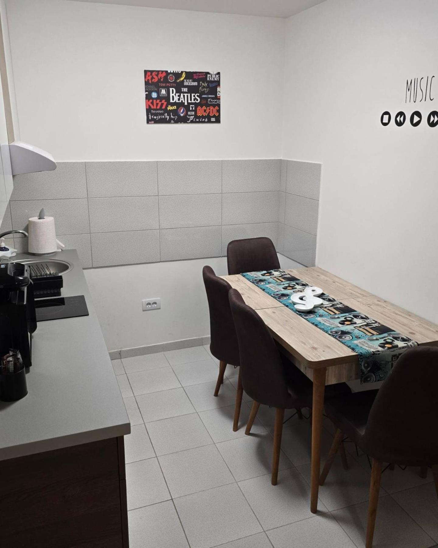 Apartman Muzika Ягодина Экстерьер фото